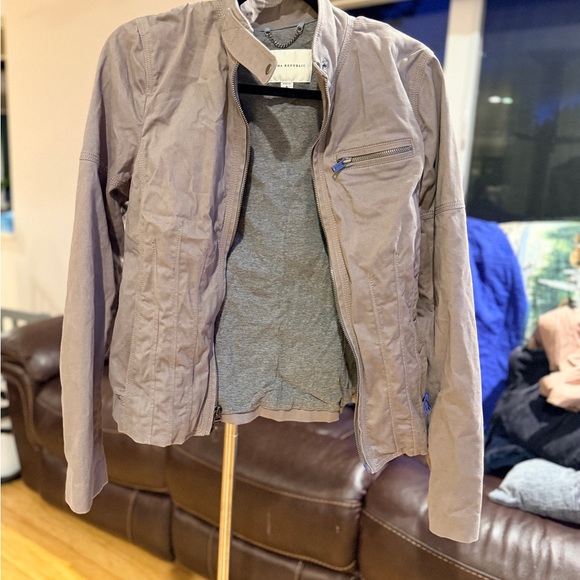 Banana Republic women’s Brown Lightweight Jacket - Picture 2 of 5